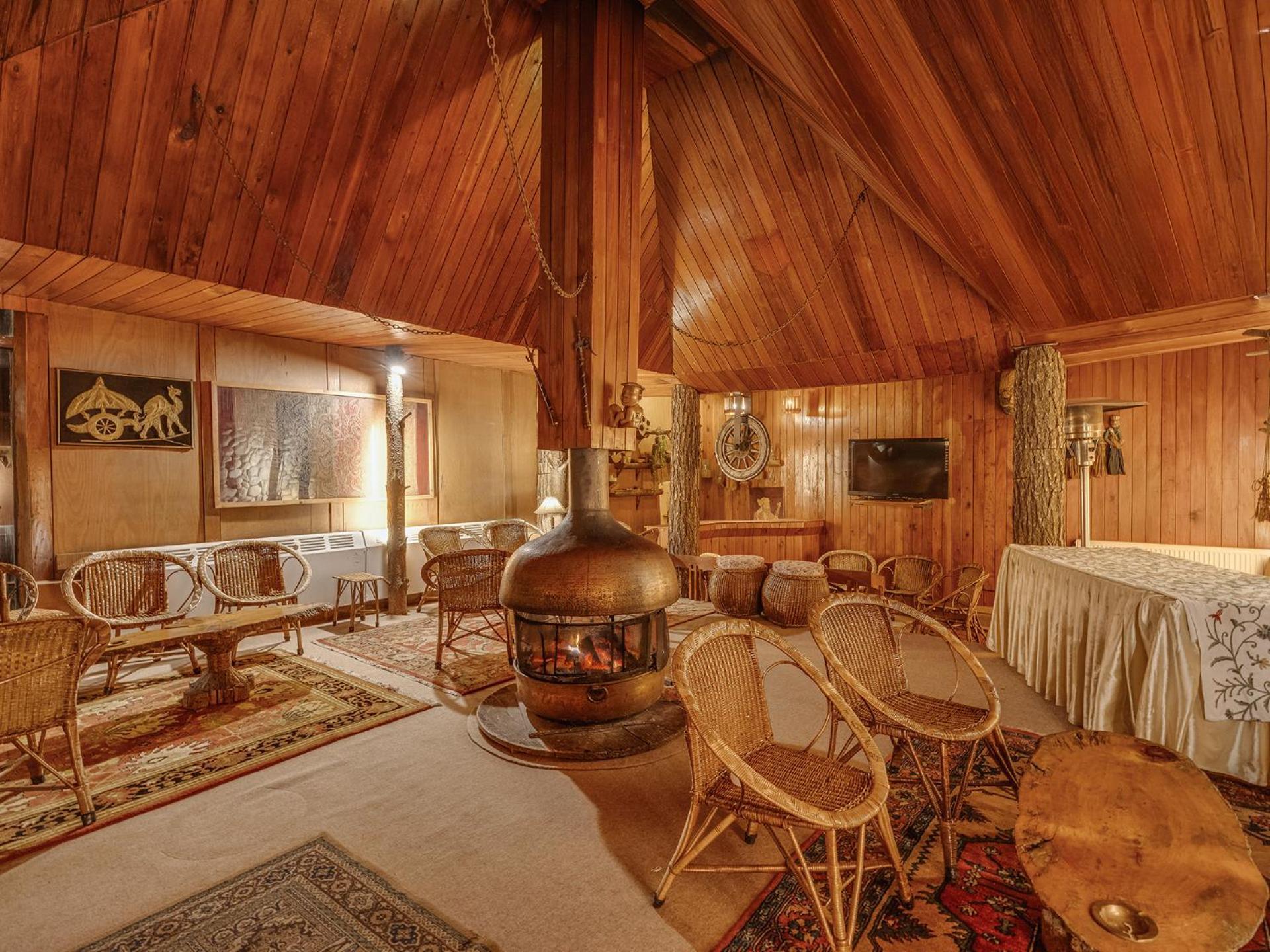 в Pahalgam — 100 кв. м., спальни: 1, собственных ванных: 1 Экстерьер фото