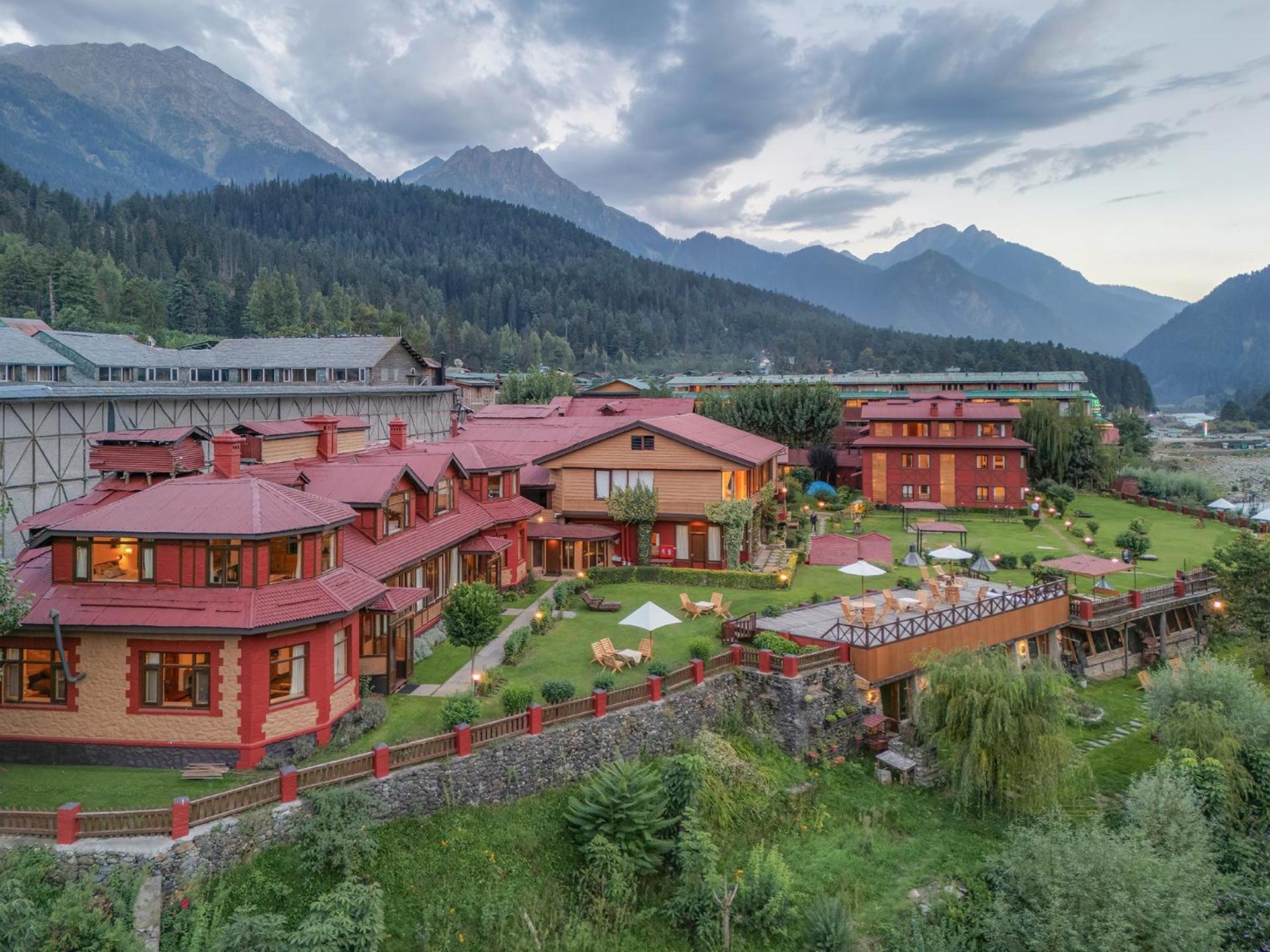 в Pahalgam — 100 кв. м., спальни: 1, собственных ванных: 1 Экстерьер фото