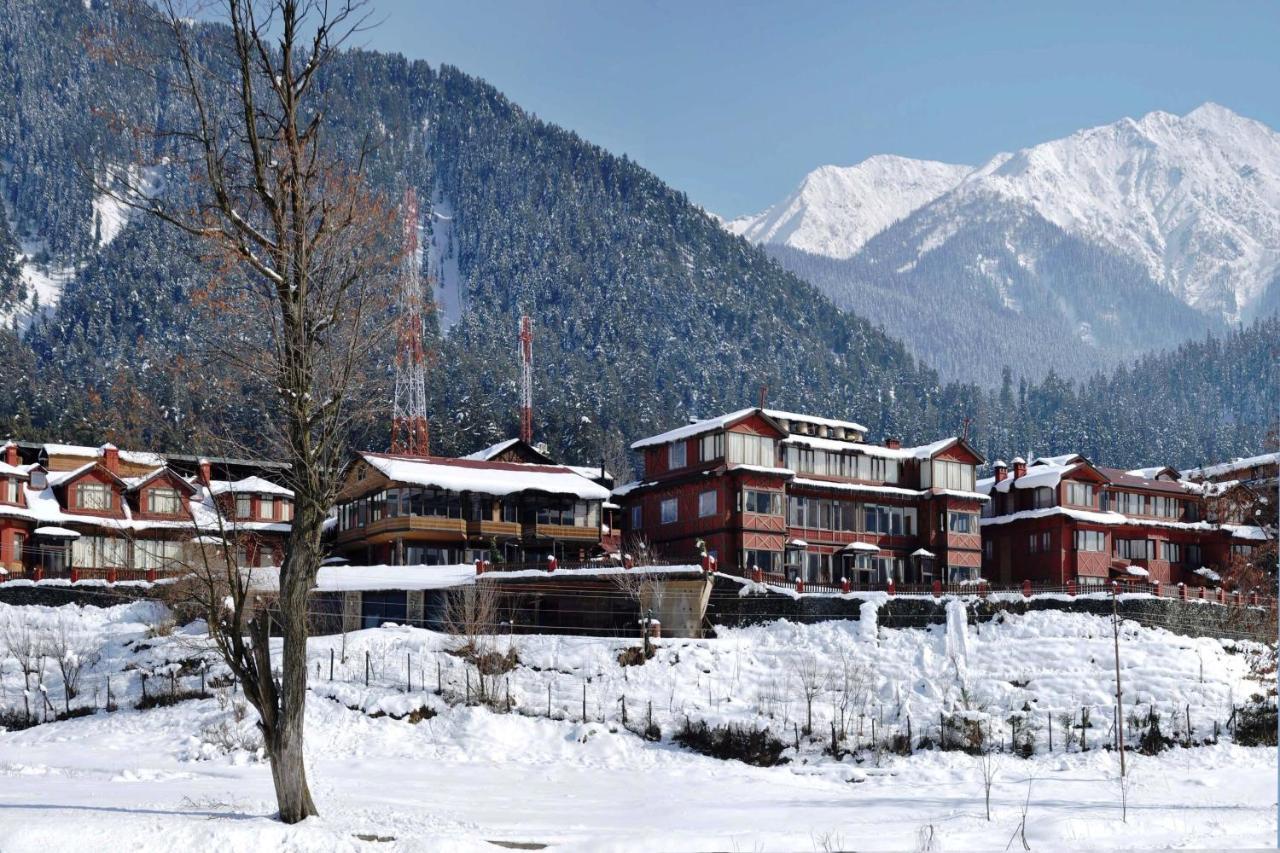 в Pahalgam — 100 кв. м., спальни: 1, собственных ванных: 1 Экстерьер фото